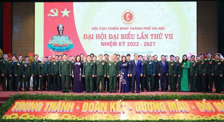 Ban Chấp hành Hội Cựu chiến binh TP Hà Nội khóa VII, nhiệm kỳ 2022 - 2027 ra mắt Đại hội.