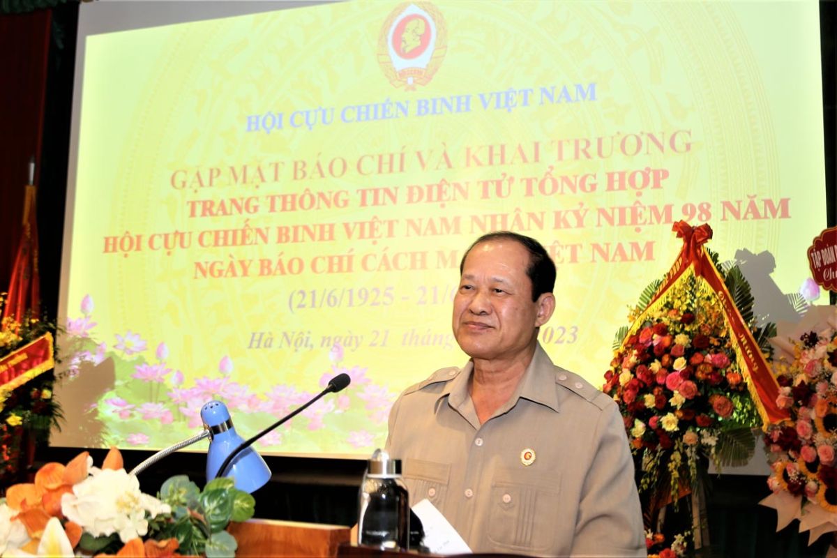 Thượng tướng Bế Xuân Trường, Chủ tịch Hội CCB Việt Nam phát biểu tại hội nghị.
