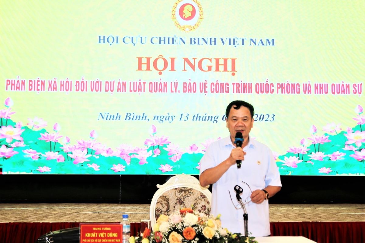 Trung tướng Khuất Việt Dũng - Đại biểu Quốc hội khóa XV, ủy viên Đảng Đoàn - Phó Chủ tịch Hội CCB Việt Nam dự và chủ trì hội nghị.