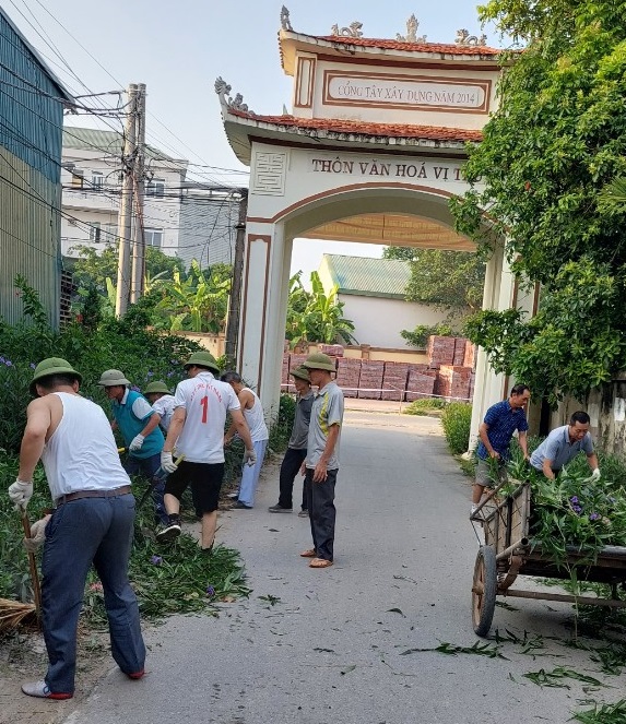 CLB tự quản bảo vệ môi trường phường Định Trung ra quân định kỳ.