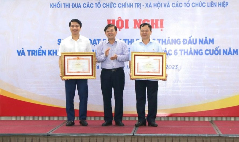 Đẩy mạnh phong trào thi đua, thực hiện thắng lợi nhiệm vụ năm 2023