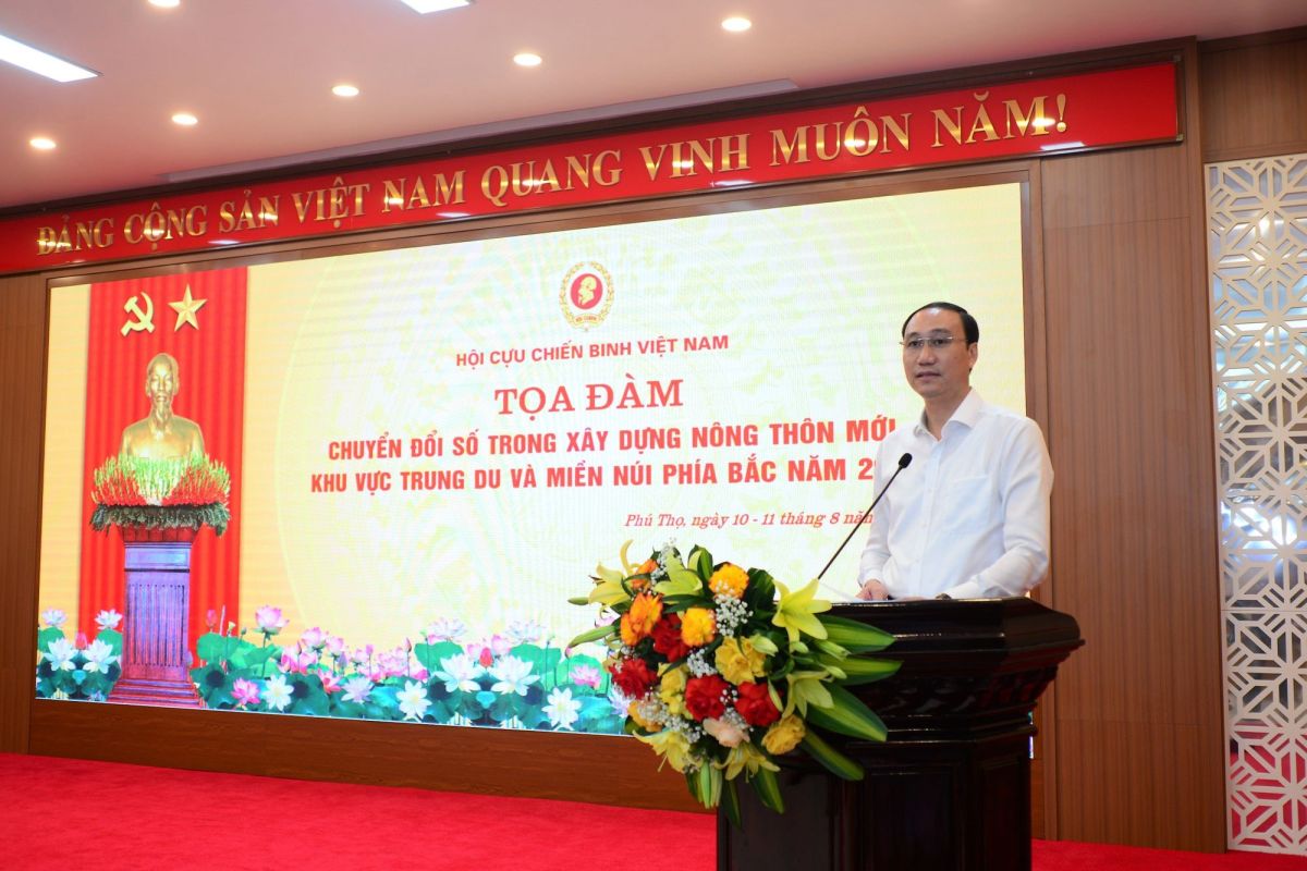 Đồng chí Phùng Khánh Tài phát biểu tại buổi tọa đàm