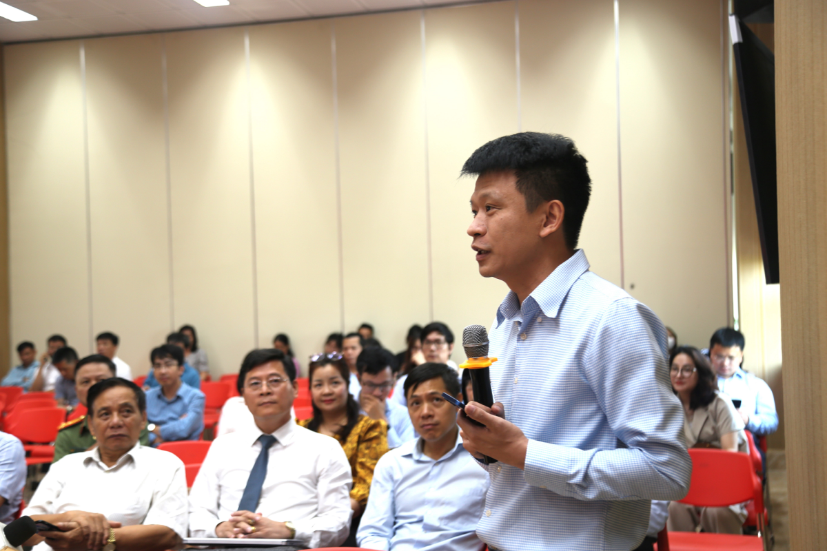 Cư tri Tiến sĩ Trần kiên, Trường Đại học Luật, Đại học Quốc gia Hà Nội phát biểu góp ý vào Dự thảo Luật Thủ Đô
