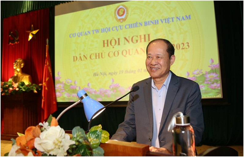 Đồng chí Bế Xuân Trường, Bí thư Đảng đoàn, Chủ tịch Hội CCB Việt Nam phát biểu chỉ đạo tại Hội nghị