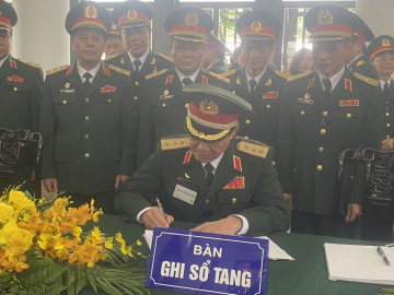Kính viếng Tổng Bí Thư Nguyễn Phú Trọng