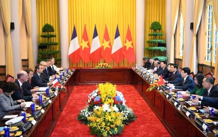 Chủ tịch nước Lương Cường hội đàm với Tổng thống Pháp Emmanuel Macron