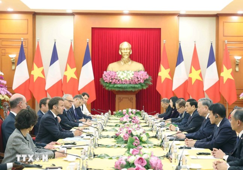 Tổng Bí thư Tô Lâm hội kiến Tổng thống Pháp Emmanuel Macron