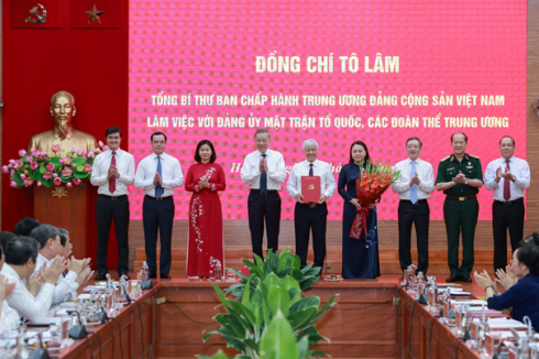 Tổng Bí thư làm việc với Đảng ủy Mặt trận Tổ quốc, các đoàn thể Trung ương
