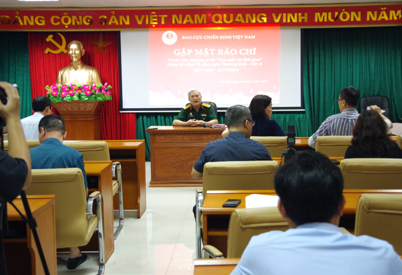 Chương trình giao lưu nghệ thuật “Còn mãi với thời gian”