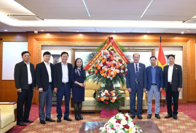 Kỷ niệm 36 năm Ngày thành lập Hội Cựu chiến binh Việt Nam (6/12/1989 - 6/12/2025): Các cơ quan, đơn vị thăm, tặng hoa và chúc mừng Hội
