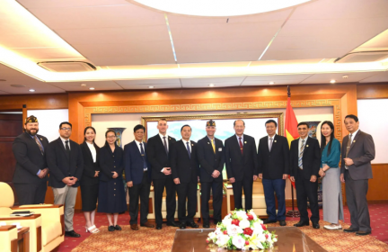 Chủ tịch Hội Cựu chiến binh Việt Nam làm việc với Đoàn Tổ chức Cựu chiến binh Mỹ tham gia các cuộc chiến tranh ở nước ngoài