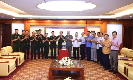 Đại tướng Nguyễn Trọng Nghĩa thăm, chúc mừng Trung ương Hội Cựu chiến binh Việt