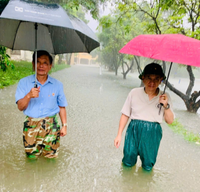Ấm áp tình đồng đội tại Làng Hữu nghị Việt Nam trong những ngày mưa ngập